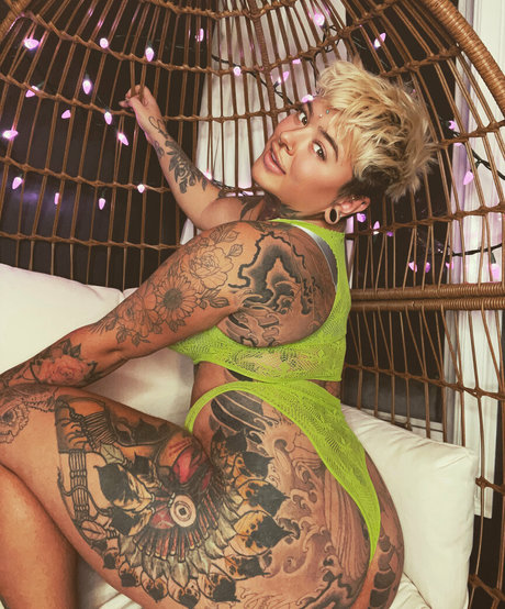 Gillisbeennaughtyfree