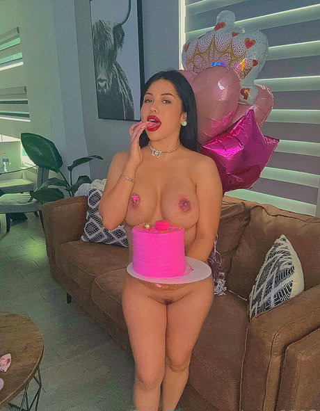 Foto desnuda filtrada de OnlyFans de Vee1113