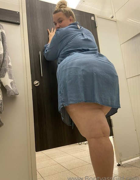 Bootyassgirl