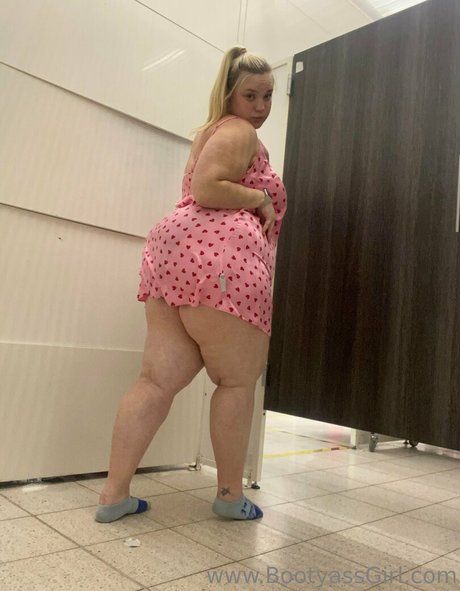 Bootyassgirl