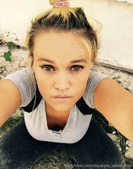 Dayanna_sweet_free
