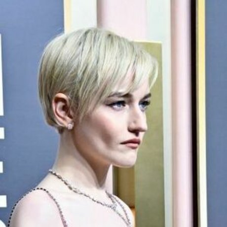 Foto desnuda filtrada de OnlyFans de Julia Garner