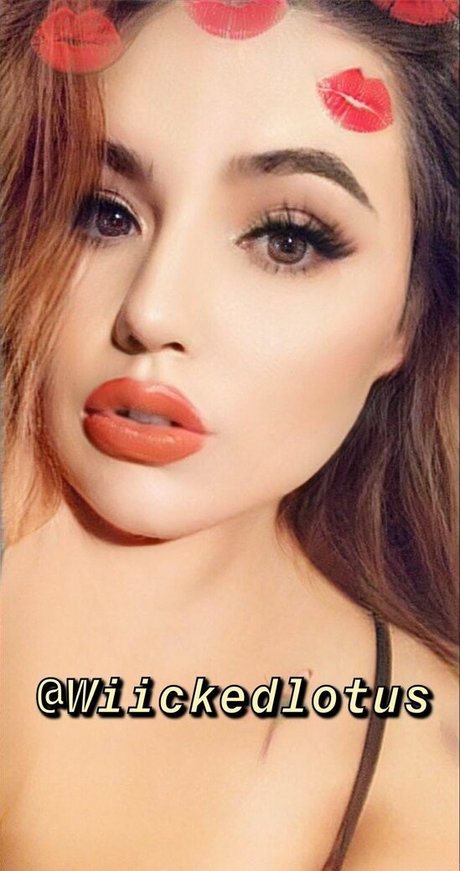 Foto desnuda filtrada de OnlyFans de Wiickedlotus