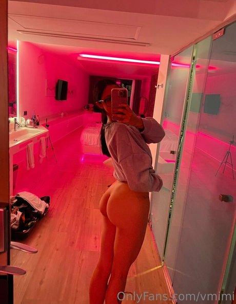 Foto desnuda filtrada de OnlyFans de Vmimi