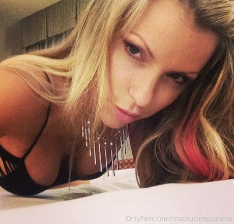 Mzcourtneycummz