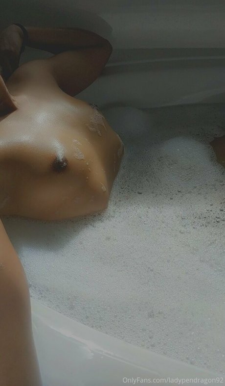 Foto desnuda filtrada de OnlyFans de Ladypendragon92