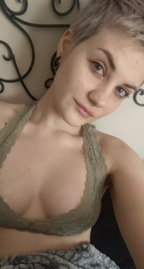 Foto desnuda filtrada de OnlyFans de Ellepix