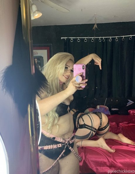 Pixiechickxoxo