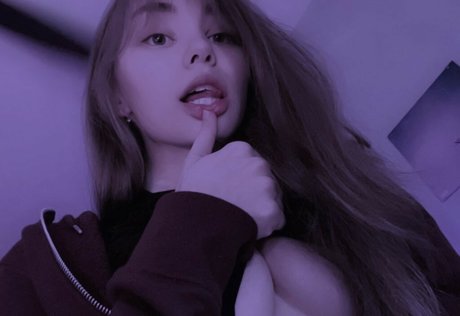 Foto desnuda filtrada de OnlyFans de Dumbuni