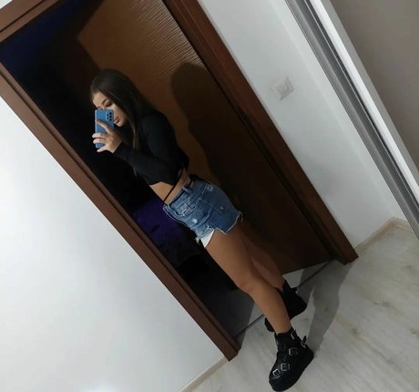 Foto desnuda filtrada de OnlyFans de Roxanasilvanasandu