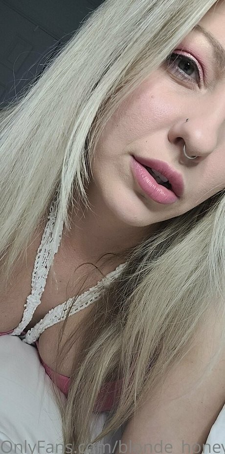 Blondehoney22