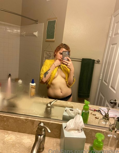 Foto desnuda filtrada de OnlyFans de Soyvampire