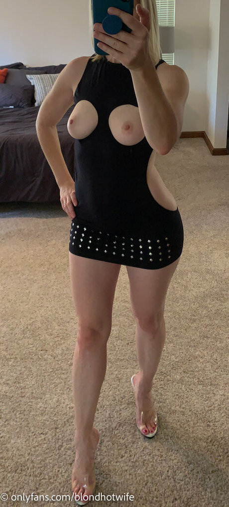 Blondhotwife
