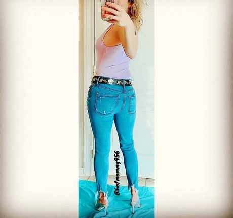 Hotmommy956
