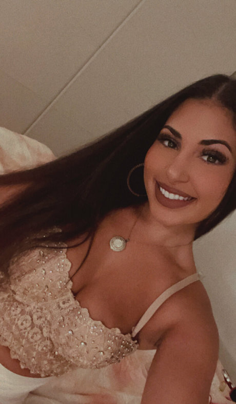 Foto desnuda filtrada de OnlyFans de Hannahsharpe18