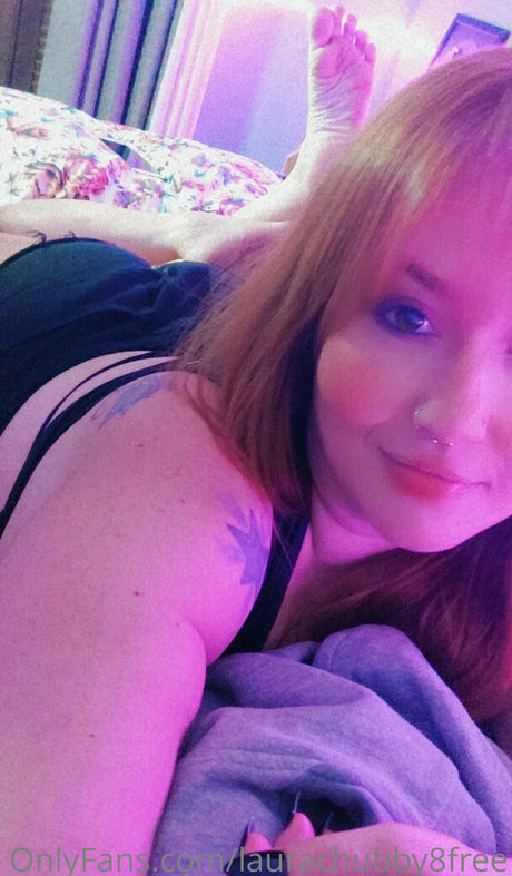 Foto desnuda filtrada de OnlyFans de Laurachubby8free