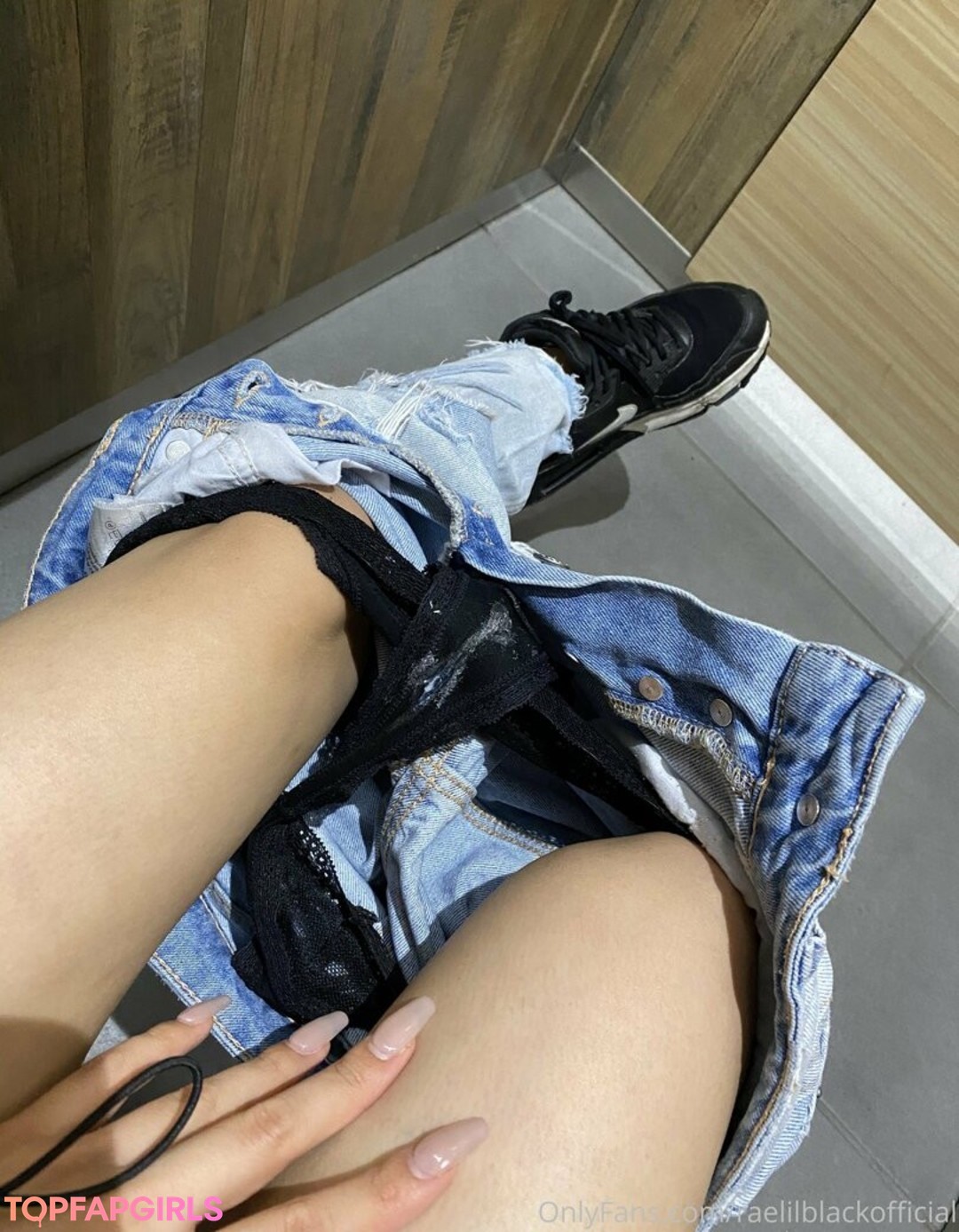 Foto desnuda filtrada de OnlyFans de Raelilblack #1732