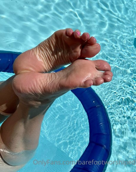 Foto desnuda filtrada de OnlyFans de Barefootworshiped