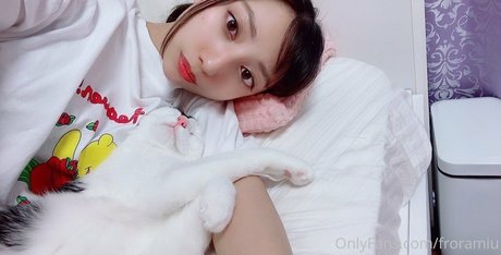 Foto desnuda filtrada de OnlyFans de Froramiu