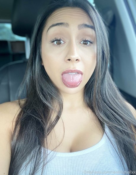 Foto desnuda filtrada de OnlyFans de Reallillyhallxx