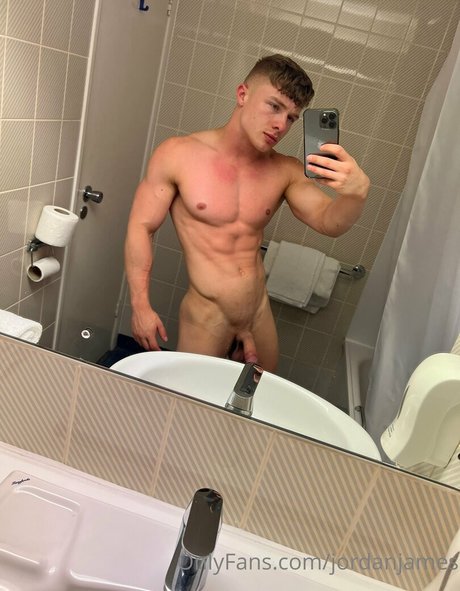Foto desnuda filtrada de OnlyFans de Jordanjames
