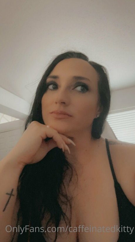 Foto desnuda filtrada de OnlyFans de Caffeinatedkitty