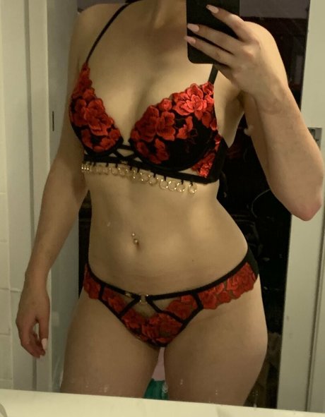 Foto desnuda filtrada de OnlyFans de Louisesky3
