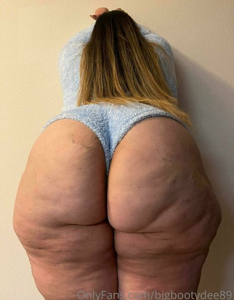 Bigbootydee89