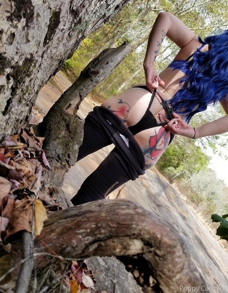Poppycarminexxx