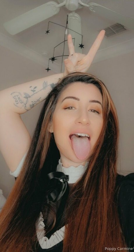 Poppycarminexxx