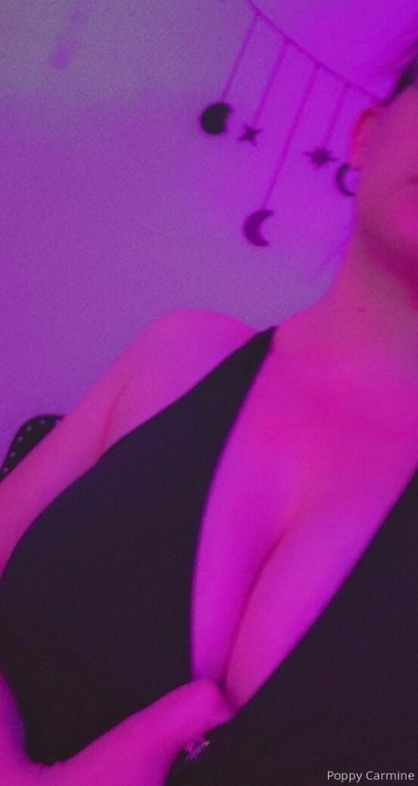 Poppycarminexxx