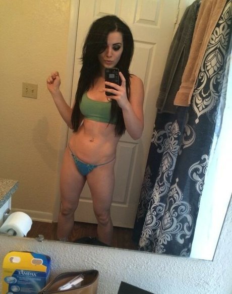Foto desnuda filtrada de OnlyFans de Saraya