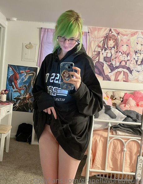 Foto desnuda filtrada de OnlyFans de Grapeflavoredfruits