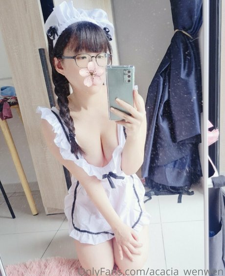 Foto desnuda filtrada de OnlyFans de Acaciawenwen