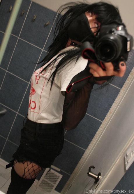 Tinysexilexi666