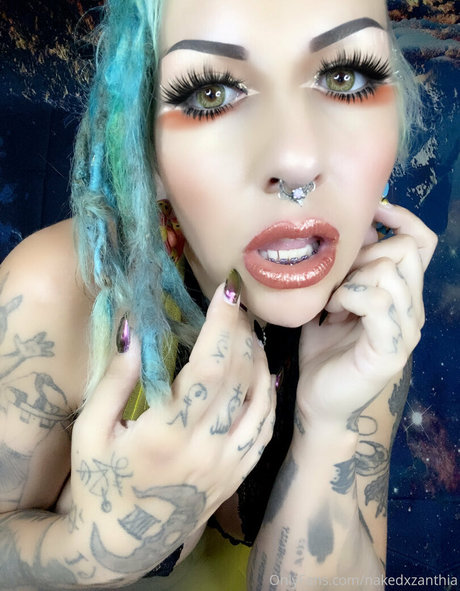 Nakedxzanthia