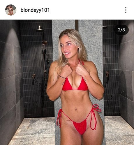 Foto desnuda filtrada de OnlyFans de Blondeyy101