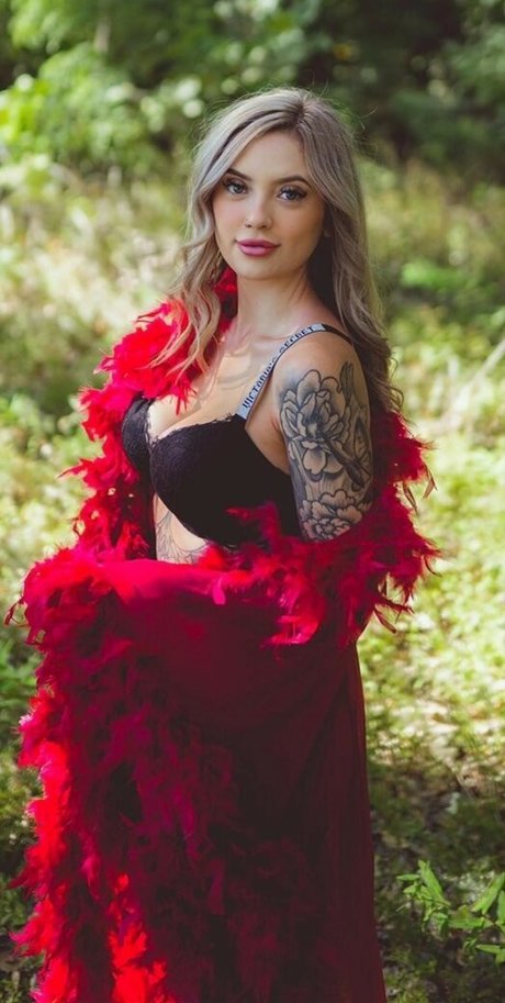 Foto desnuda filtrada de OnlyFans de Cassidy June