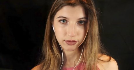 Foto desnuda filtrada de OnlyFans de Asmr Frivolousfox