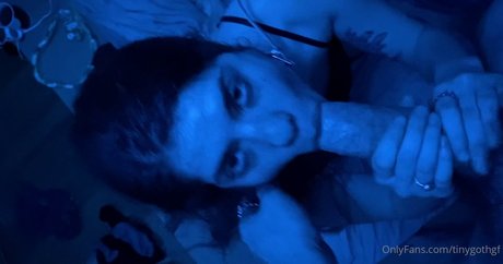 Foto desnuda filtrada de OnlyFans de Tinygothgf