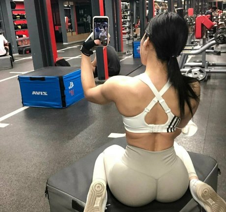 Foto desnuda filtrada de OnlyFans de Suziearomdee