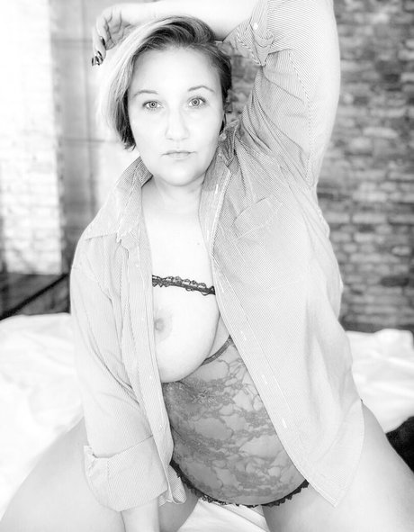 Foto desnuda filtrada de OnlyFans de Paige Monroe