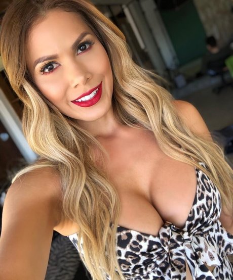 Foto desnuda filtrada de OnlyFans de Ana Lucia Vega