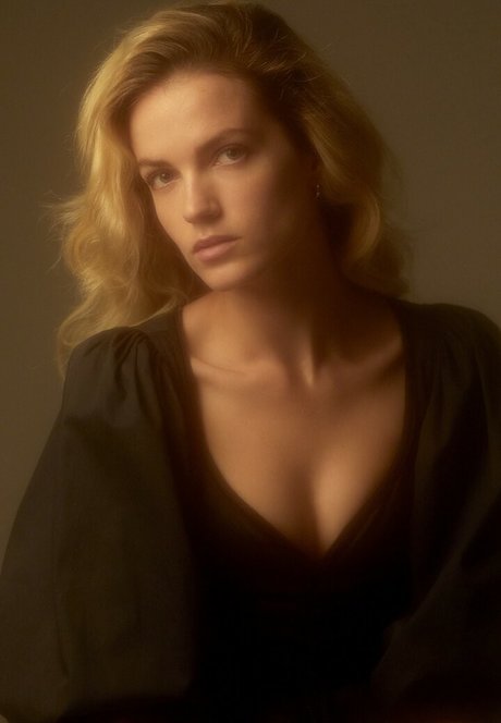 Elektra  Miranda Kilbey