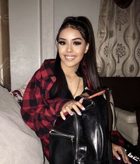 Elizabeth Velasquezz