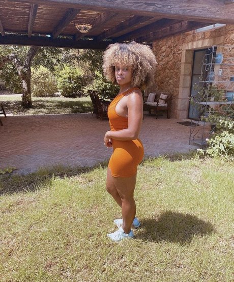 Fleur East