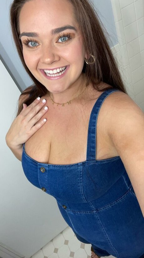 Foto desnuda filtrada de OnlyFans de Letsseetheworld05