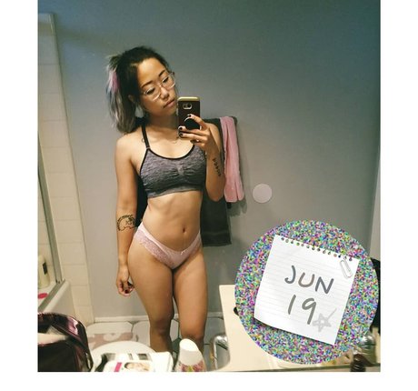 Foto desnuda filtrada de OnlyFans de Parallaxstella