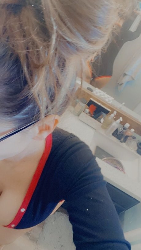 Chroniclesofatiredassmom