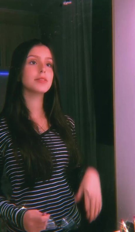 Foto desnuda filtrada de OnlyFans de Iza Almeida